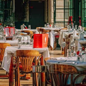 Federale regering bereikt akkoord over nieuw steunpakket voor de horeca en de zwaarst getroffen sectoren